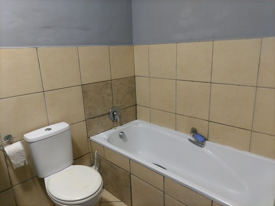 To Let 2 Bedroom Property for Rent in Whispering Pines Western Cape